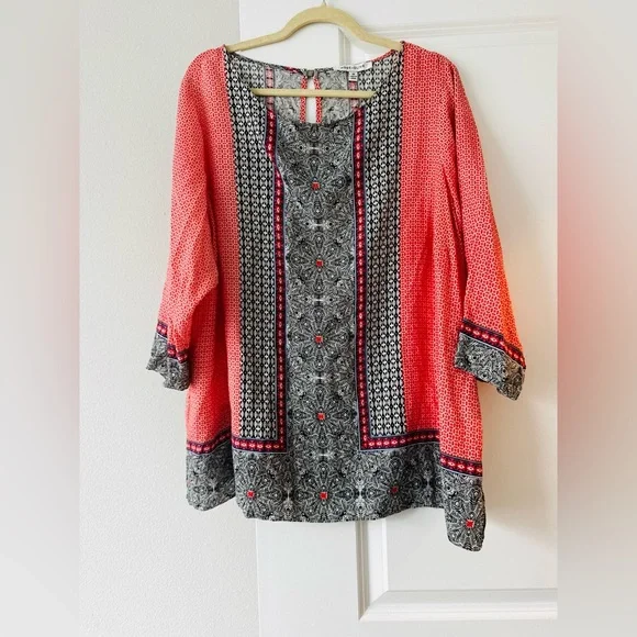 Rose & Olive Red and Black Tunic Top - Picture 6 of 11